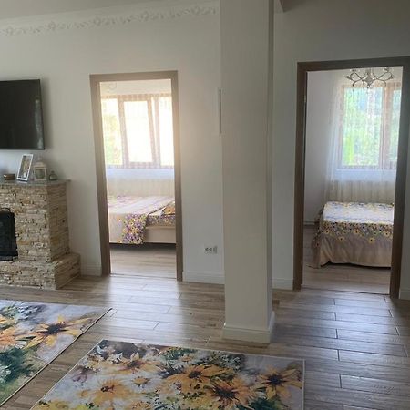 B House Буштени Экстерьер фото