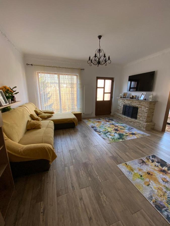 B House Буштени Экстерьер фото
